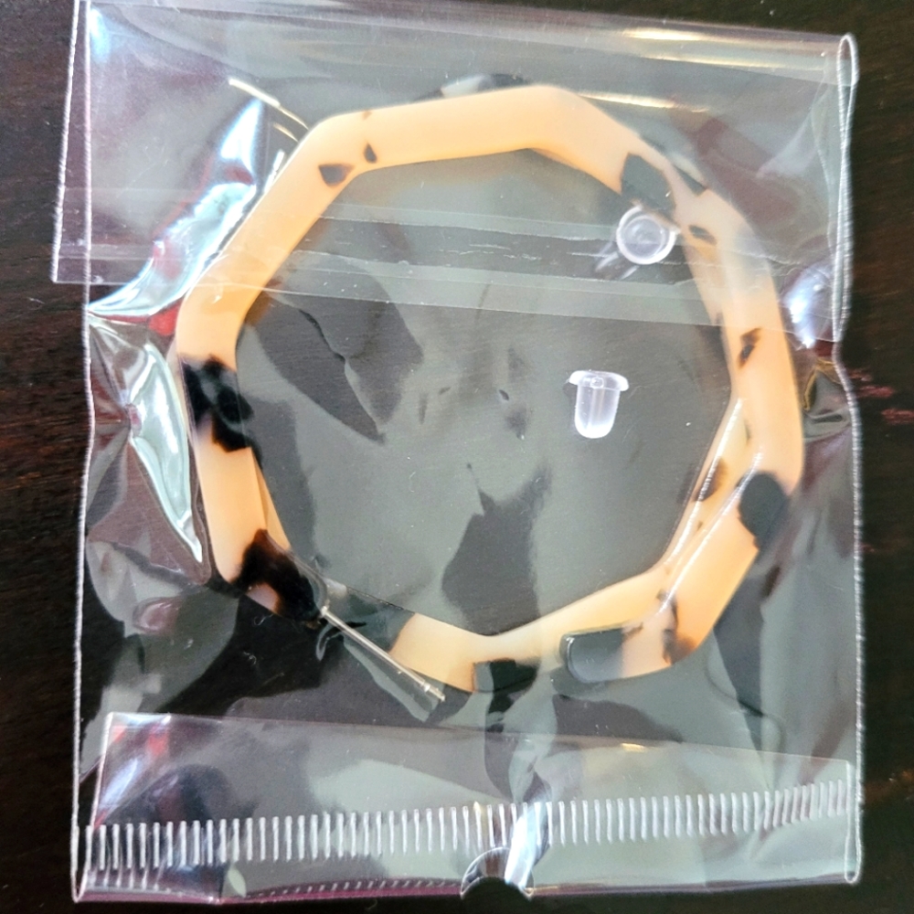 NWOT Tortoise Earrings